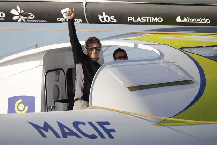 'François Gabart aan boord van zijn trimaran 'Macif' in 2015.