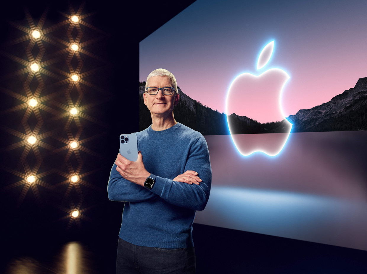 Tim Cook presenteert de iPhone 13 Pro Max en de Apple Watch Series 7 op 14 september 2021. Beeld AFP