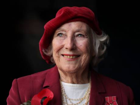 Zangeres en liefje van de troepen Vera Lynn (103) overleden
