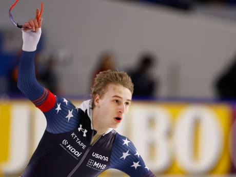 Amerikaanse sensatie Jordan Stolz houdt Thomas Krol van wereldtitel met formidabele 1000 meter