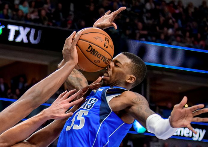 Dallas Mavericks-guard Delon Wright is een lastige positie.