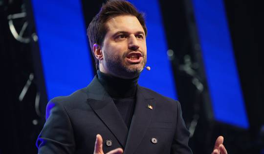 Bouchez predikt eigen techrevolutie: AI ‘massaal’ uitrollen onder ambtenaren