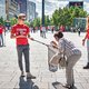 Rotterdam en Amsterdam gaan mondkapje verplichten op drukke plekken, hoe gaat dat?