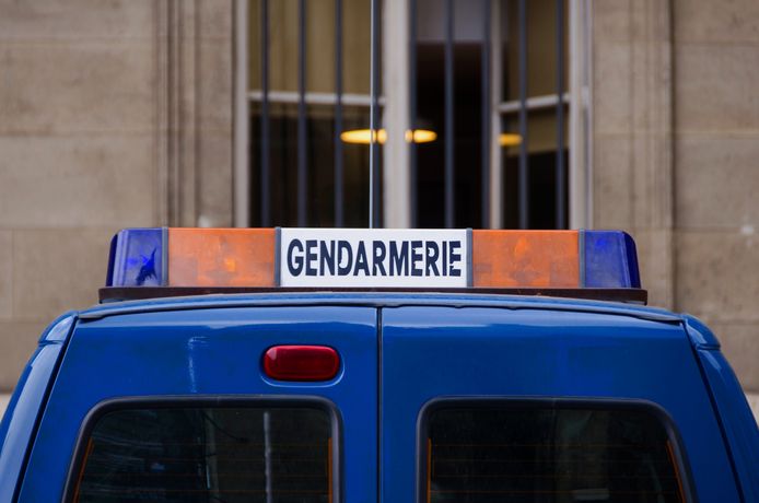 De gendarmerie kreeg in de nacht van maandag 26 juni op dinsdag 27 juni een melding van een steekpartij in het centrum van Lunel, bij Montpellier.
