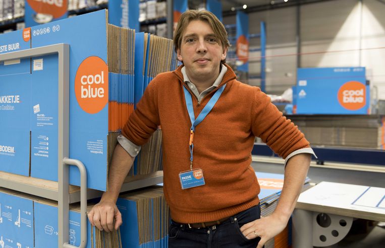 Beginbaas Pieter Zwart in het distributiecentrum van Coolblue in Tilburg. Beeld ANP