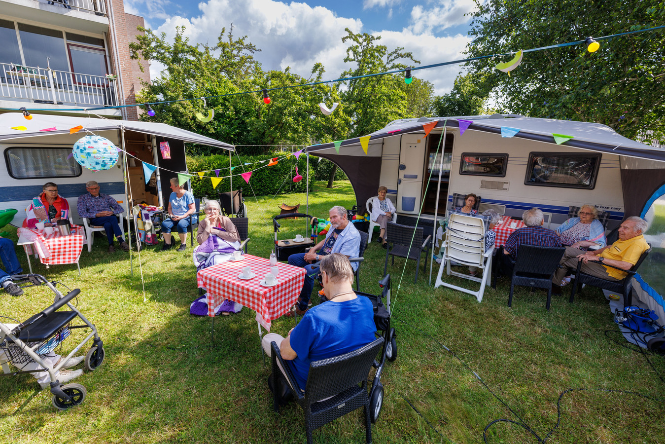 Verpleeghuis De Lingehof in Bemmel krijgt camping ‘Wij halen de