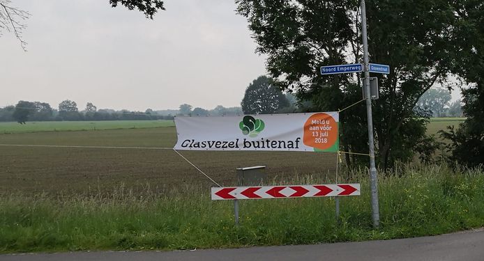 De aanleg van glasvezel in 'Veluwe Oost' gaat door. Dit betekent dat ook bewoners van het buitengebied in Voorst (foto) de beschikking krijgen over razendsnel internet.