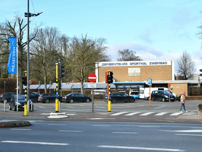 Oud zwembad maakt plaats voor grasweide
