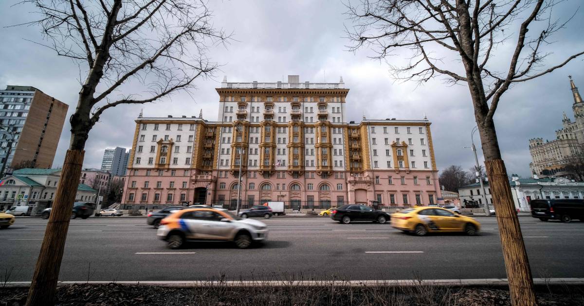 Россиянам теперь нужно ехать в Польшу за визой в США |  За рубеж