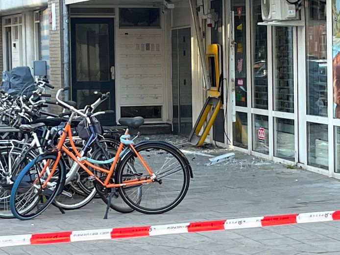 De geldautomaat aan de Iepenweg werd vanochtend opgeblazen.