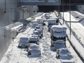 Griekse premier verontschuldigt zich voor chaos na hevige sneeuwval