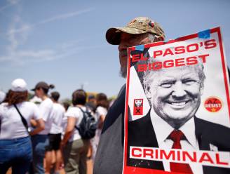 Trump bezoekt Dayton en El Paso na schietpartijen, maar wordt ontvangen met veel protest