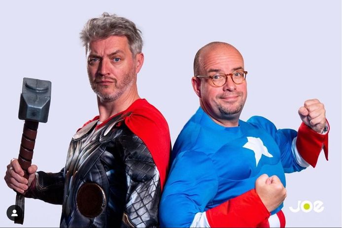 - Kürt en Sven verkleed als Thor en Captain America.