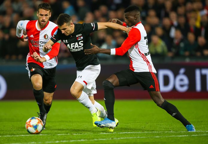 Oussama Idrissi in actie tegen Feyenoord.
