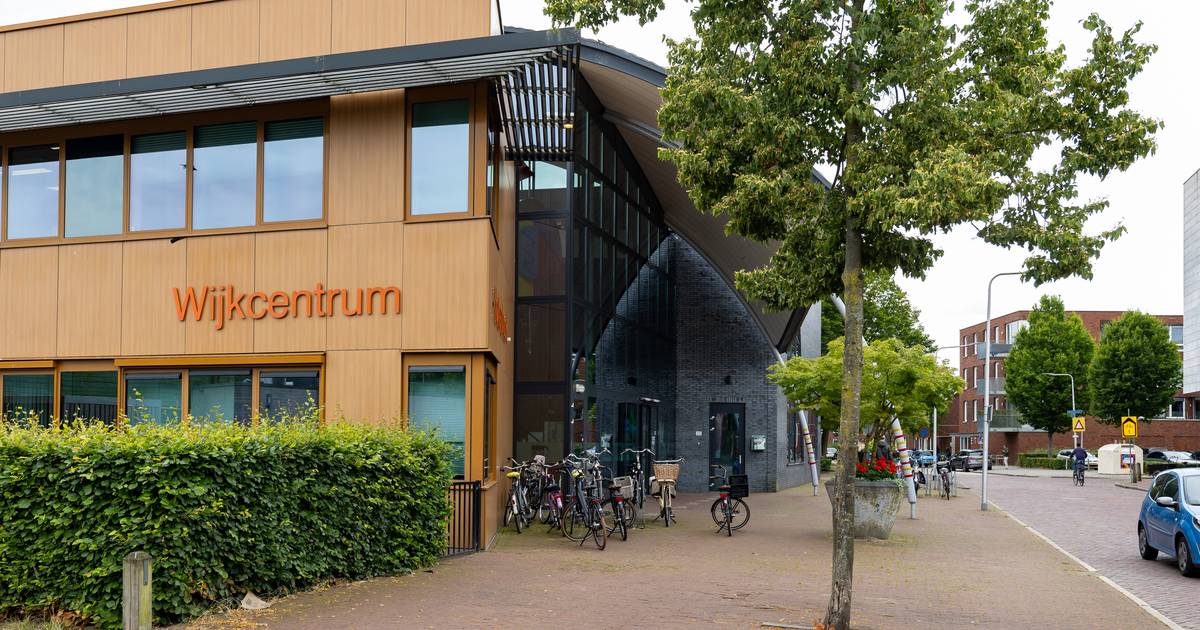 Redactie de Stentor maandag 8 juli in gesprek met wijkbewoners Holtenbroek in Zwolle