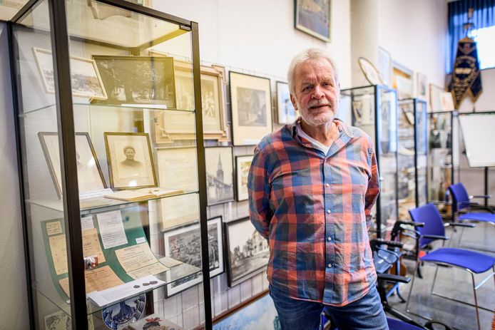Dick Buursink is de voorzitter van de Stichting Historische Sociëteit Enschede-Lonneker (SHSEL). Hij hoopt dat er ergens in de stad ruimte is voor de geschiedenis van Enschede.