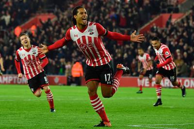 Liverpool maakt van Virgil van Dijk duurste Nederlandse speler aller tijden