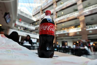 Coca-Cola n'utilisera plus de plastique d’origine fossile pour ses bouteilles belges