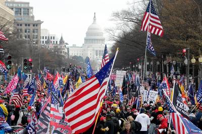 Duizenden Trump-aanhangers demonstreren tegen uitslag verkiezingen