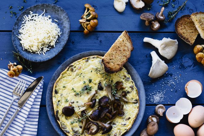 Paddenstoelen-herfstomelet met knoflooktoast