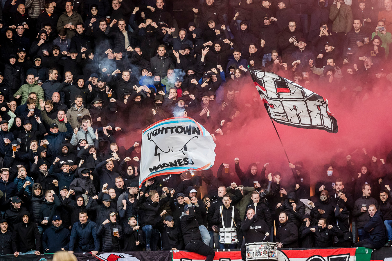Supporters zijn voorlopig niet welkom in stadions.