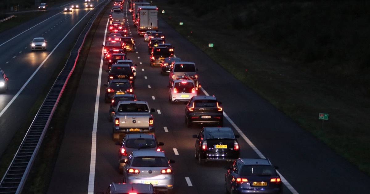 Enorme vertraging na ongeluk op A1 bij Hoenderloo voorbij.