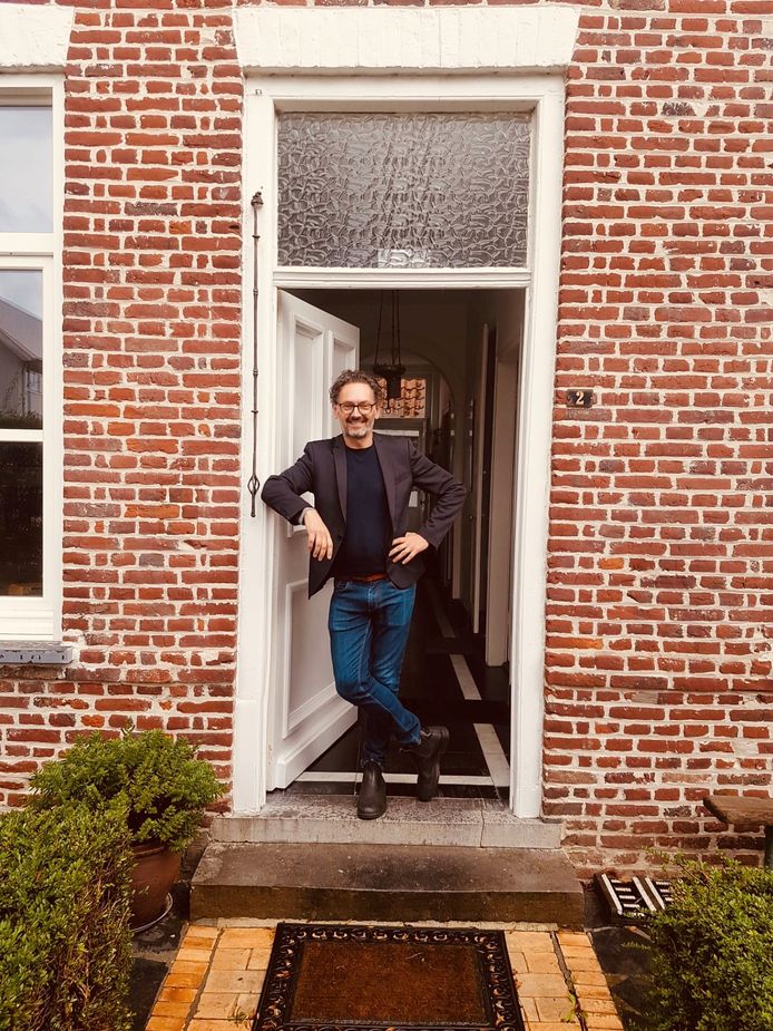 Oud-ambassadeur Michaël Vandebril was één van de nieuwe residenten in het Huis van de Dichter in 2020.
