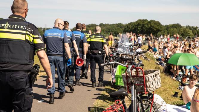Massale vechtpartij langs Eem: jongeren gooien met flessen en fietsen, politie grijpt in