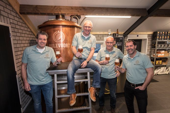 De brouwers van Holevoort bij de start van hun brouwerij in Bakel, begin 2018.