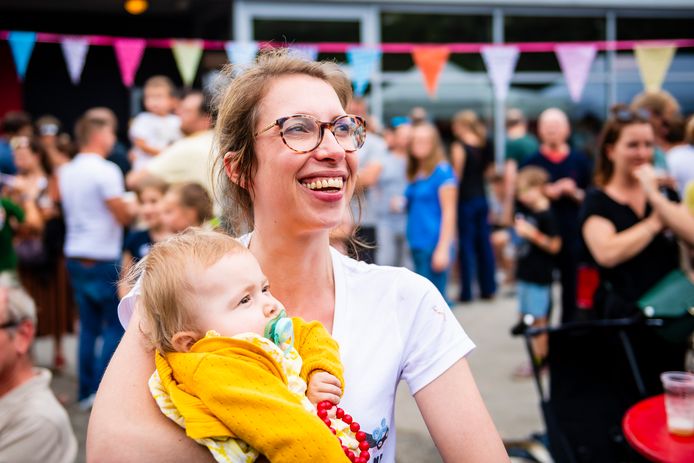 Pia en mama Ellen De Meyer.