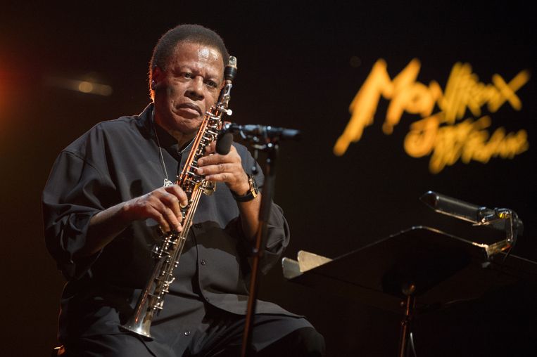 De Amerikaanse saxofonist Wayne Shorter treedt op in 2014 tijdens het 48ste Montreux Jazz Festival. De jazzlegende overleed op 2 maart. Beeld EPA