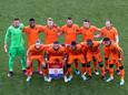 Oranje voor het duel met Tsjechië. Staand, vlnr: Maarten Stekelenburg, Denzel Dumfries, Matthijs de Ligt, Stefan de Vrij, Marten de Roon, Daley Blind. Gehurkt, vlnr: Frenkie de Jong, Memphis Depay, Patrick van Aanholt, Georginio Wijnaldum en Donyell Malen.
