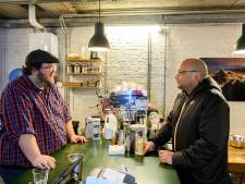 Moslims genieten van vroege koffie bij Viggo's: "Mooi staaltje inclusief ondernemen"