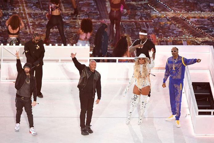 Eminem, Dr. Dre, Kendrick Lamar, "50 cent", Mary J. Blige et Snoop Dogg lors du "Halftime show" du Super Bowl 2022.