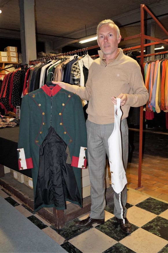 Grootste Costumier Wordt 100 Tielt In De Buurt Hln