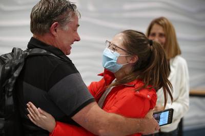 Tranen van puur geluk: honderden families herenigd door reisbubbel tussen Australië en Nieuw-Zeeland