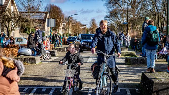 Haastige ouders zorgen voor verkeersdrukte bij basisschool De Meent in Waalre