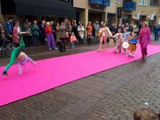 Een radslag op de catwalk in Haaksbergen, waarom ook niet? 