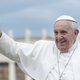 Paus geeft voor het eerst stafpositie aan een vrouw