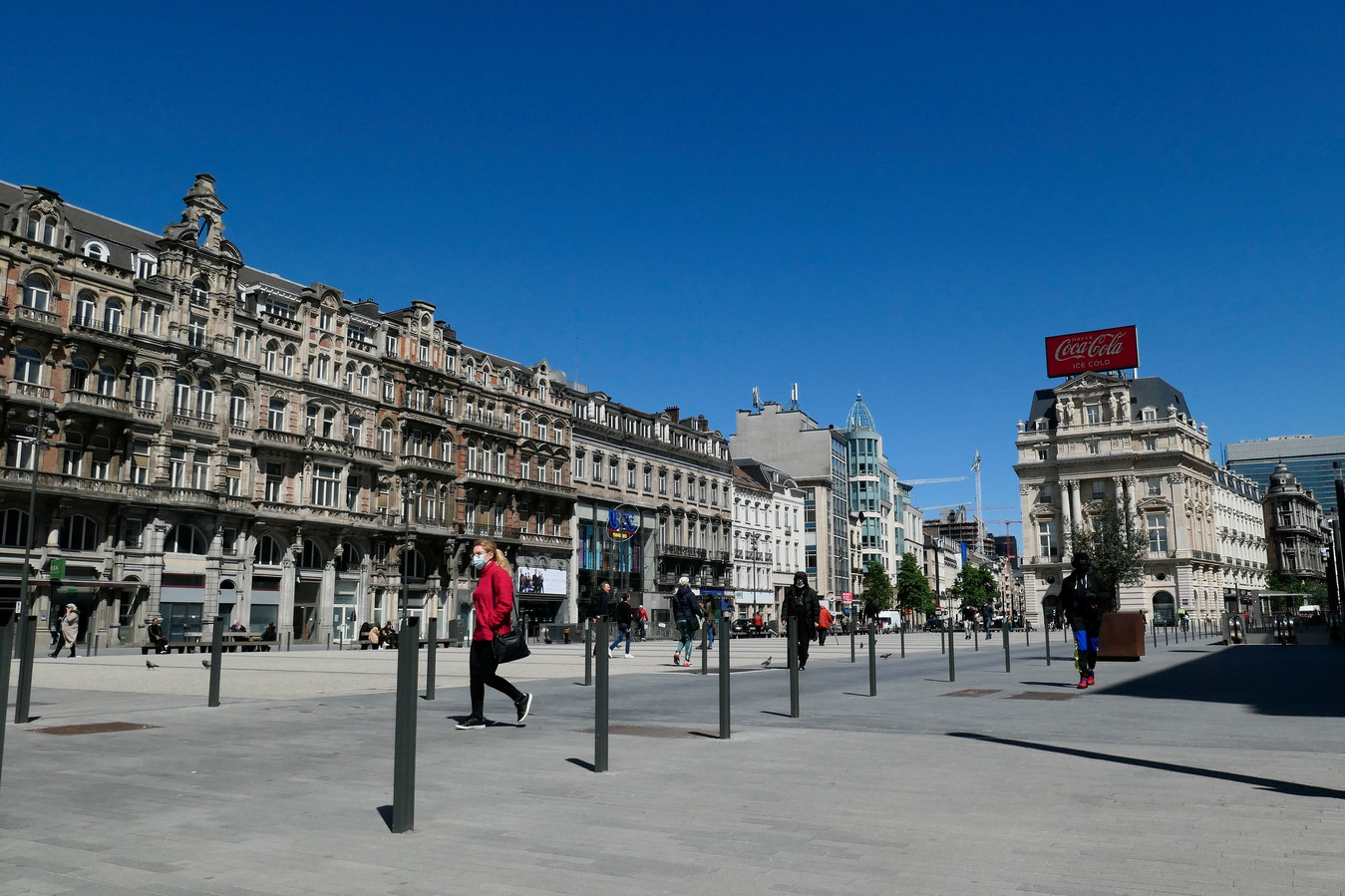 La place De Brouckère est, selon certains, beaucoup trop minérale.