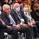 Fans David Attenborough boos op mondmaskerloze Boris Johnson