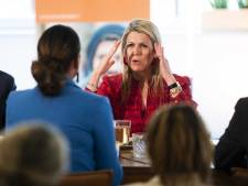 Door foutje kreeg Máxima torenhoge telefoonrekening, in Apeldoorn vertelt ze hoe dat kon gebeuren