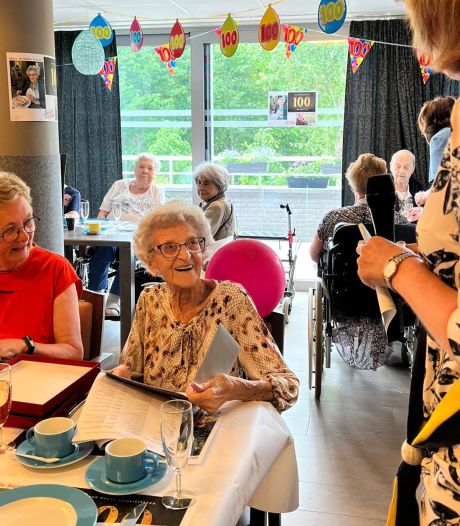 Gentenaar Ivonne viert honderdste verjaardag: “Met haar zonnig karakter kan ze ongetwijfeld nog een paar jaar bij ons blijven”