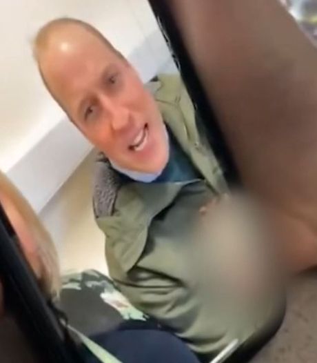 “Les gateaux de ta maman ne sont pas très bons!”: le prince William surprend des étudiants avec un appel FaceTime