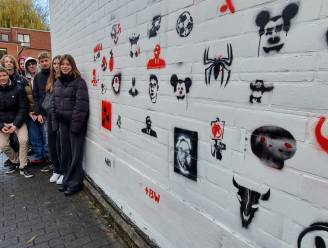 Leerlingen VTI eren graffitikunstenaar Banksy op schoolmuur