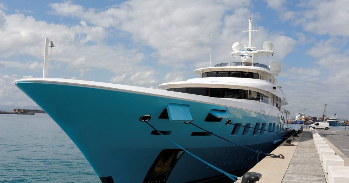 Superyacht russo venduto all’asta per oltre 39 milioni di euro: piscina e cinema inclusi |  All’estero
