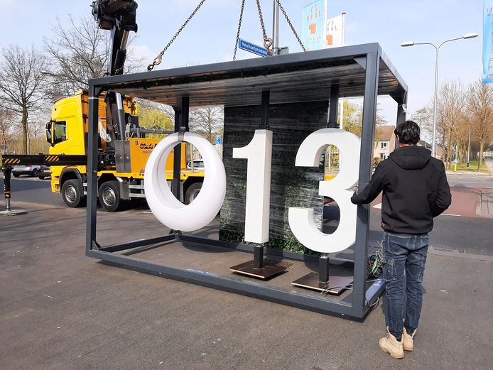 '013' staat sinds woensdag bij winkelcentrum Heyhoef in de Reeshof.