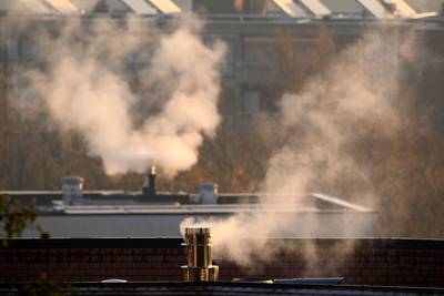 Studie: houtkachels zorgen voor bijna helft van kankerrisico door stedelijke luchtvervuiling