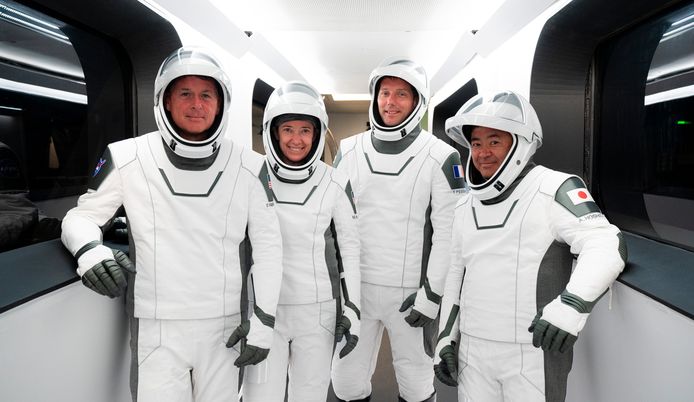 NASA-astronauten Shane Kimbrough en Megan McArthur, Europese ruimtevaartagentschap-astronaut Thomas Pesquet en de Japanse astronaut Akihiko Hoshide van het Japanse Ruimteverkennersagentschap.