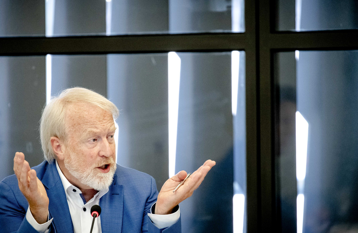 Jaap van Dissel van het RIVM wil in deze fase een kleinere rol voor zijn team. Er moeten experts uit andere disciplines komen om het kabinet te adviseren.  Beeld ANP